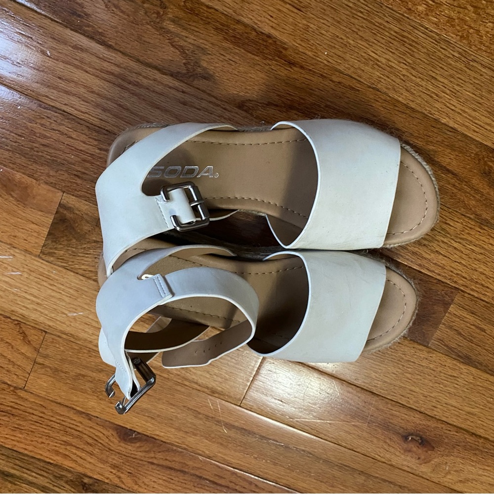 Sandals - Picture 4 of 5